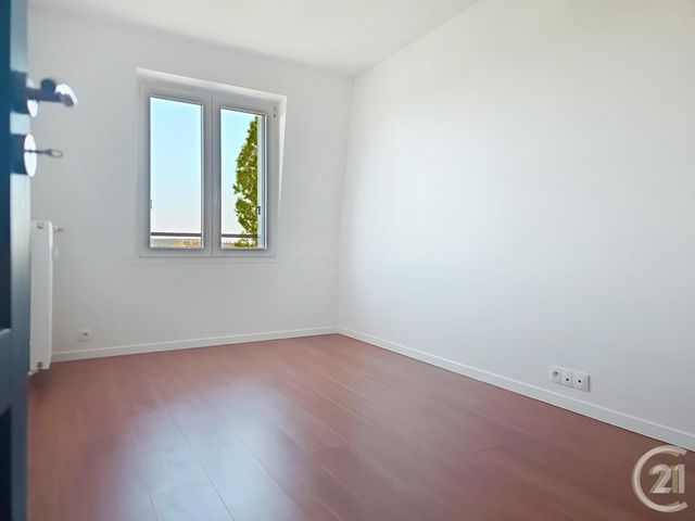 Appartement F3 &agrave; louer - 3 pi&egrave;ces - 62,76 m2 - Compiegne - 60 - PICARDIE