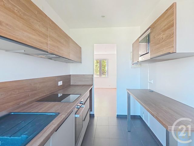 Appartement F3 &agrave; louer - 3 pi&egrave;ces - 62,76 m2 - Compiegne - 60 - PICARDIE