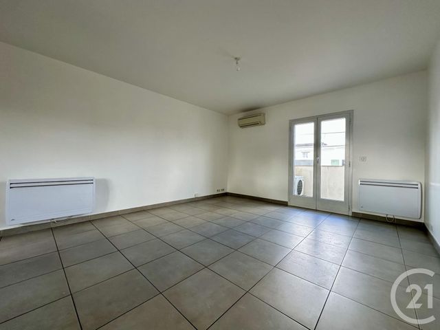 Appartement F3 &agrave; louer - 3 pi&egrave;ces - 55,26 m2 - Ste Genevieve Des Bois - 91 - ILE-DE-FRANCE