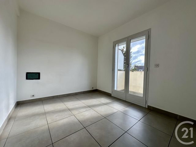 Appartement F3 &agrave; louer - 3 pi&egrave;ces - 55,26 m2 - Ste Genevieve Des Bois - 91 - ILE-DE-FRANCE