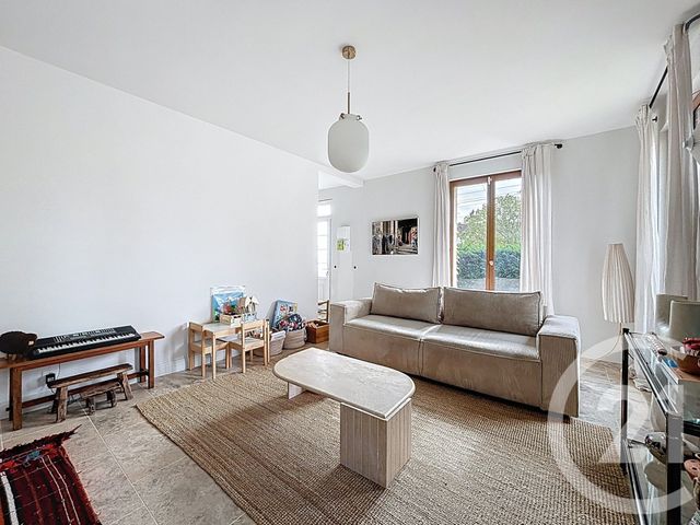 Maison &agrave; louer - 5 pi&egrave;ces - 122,78 m2 - Ste Genevieve Des Bois - 91 - ILE-DE-FRANCE