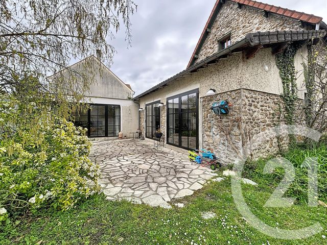 Maison &agrave; louer - 5 pi&egrave;ces - 122,78 m2 - Ste Genevieve Des Bois - 91 - ILE-DE-FRANCE