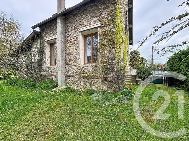 Maison &agrave; louer - 5 pi&egrave;ces - 122,78 m2 - Ste Genevieve Des Bois - 91 - ILE-DE-FRANCE