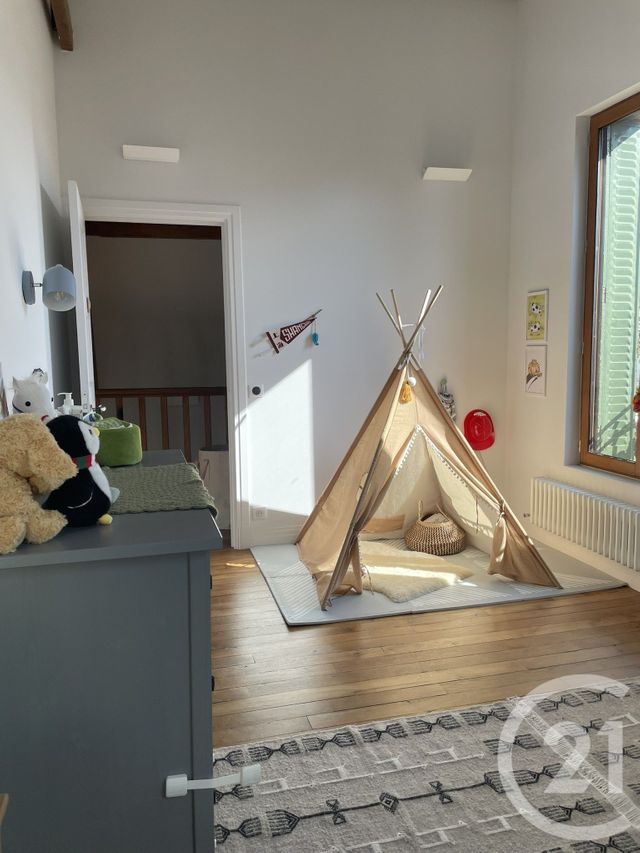 Maison &agrave; louer - 5 pi&egrave;ces - 122,78 m2 - Ste Genevieve Des Bois - 91 - ILE-DE-FRANCE