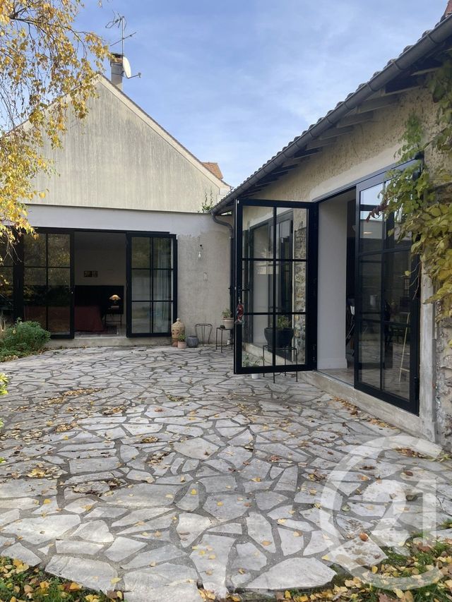 Maison &agrave; louer - 5 pi&egrave;ces - 122,78 m2 - Ste Genevieve Des Bois - 91 - ILE-DE-FRANCE