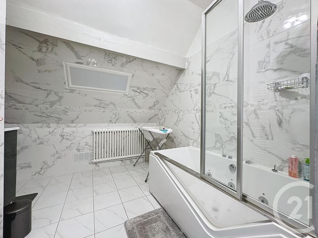 Maison &agrave; louer - 7 pi&egrave;ces - 183,97 m2 - Ste Genevieve Des Bois - 91 - ILE-DE-FRANCE