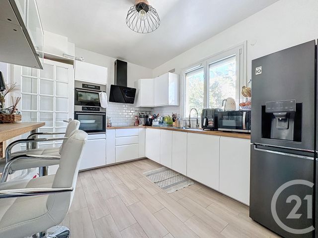 Maison &agrave; louer - 7 pi&egrave;ces - 183,97 m2 - Ste Genevieve Des Bois - 91 - ILE-DE-FRANCE