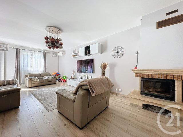 Maison &agrave; louer - 7 pi&egrave;ces - 183,97 m2 - Ste Genevieve Des Bois - 91 - ILE-DE-FRANCE