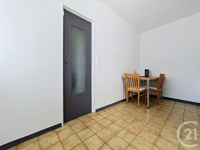 Appartement Studio &agrave; louer - 1 pi&egrave;ce - 23,38 m2 - St Germain Les Arpajon - 91 - ILE-DE-FRANCE