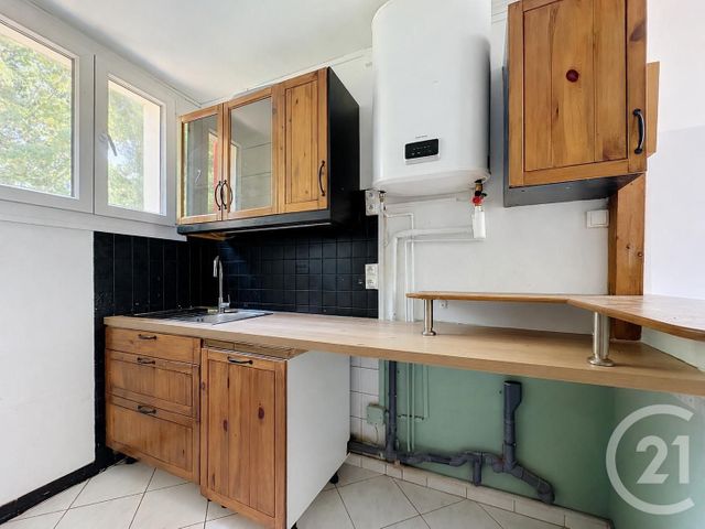 Appartement F2 &agrave; louer - 2 pi&egrave;ces - 38,36 m2 - Ste Genevieve Des Bois - 91 - ILE-DE-FRANCE