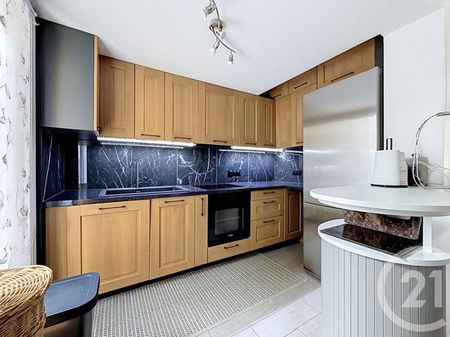 Appartement F3 &agrave; louer - 3 pi&egrave;ces - 65,99 m2 - Ste Genevieve Des Bois - 91 - ILE-DE-FRANCE