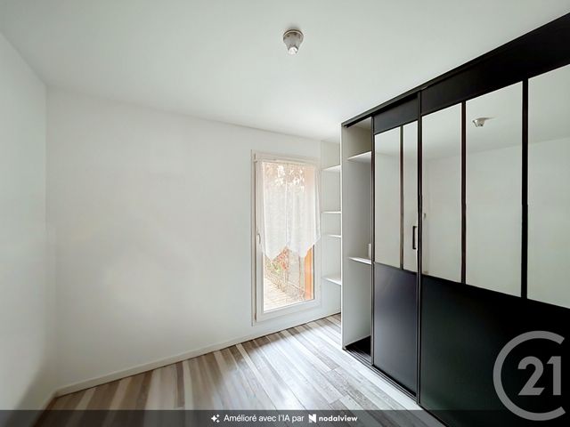 Appartement F3 &agrave; louer - 3 pi&egrave;ces - 65,99 m2 - Ste Genevieve Des Bois - 91 - ILE-DE-FRANCE