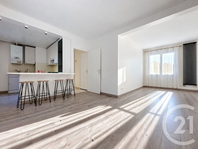 Appartement 4 pièces 65 m² · à Sainte-Geneviève-des-Bois · 64,9 m² · 990 €/mois