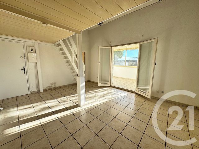 Appartement F5 à vendre - 5 pièces - 80,64 m2 - La Londe Les Maures - 83 - PROVENCE-ALPES-COTE-D-AZUR