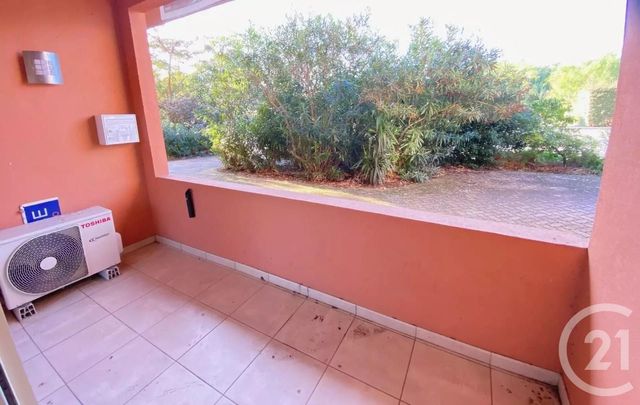 Appartement F3 à vendre - 3 pièces - 63 m2 - La Londe Les Maures - 83 - PROVENCE-ALPES-COTE-D-AZUR