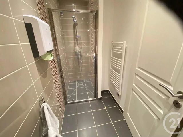 Appartement F3 à vendre - 3 pièces - 63 m2 - La Londe Les Maures - 83 - PROVENCE-ALPES-COTE-D-AZUR