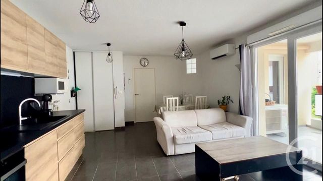 Appartement F3 à vendre - 3 pièces - 56 m2 - La Londe Les Maures - 83 - PROVENCE-ALPES-COTE-D-AZUR