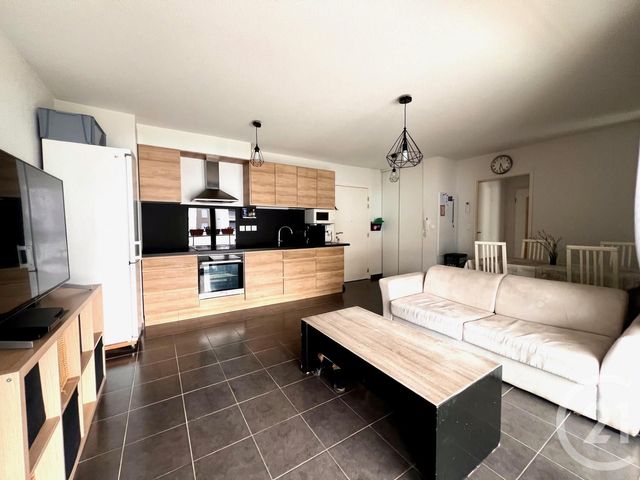 Appartement F3 à vendre - 3 pièces - 56 m2 - La Londe Les Maures - 83 - PROVENCE-ALPES-COTE-D-AZUR