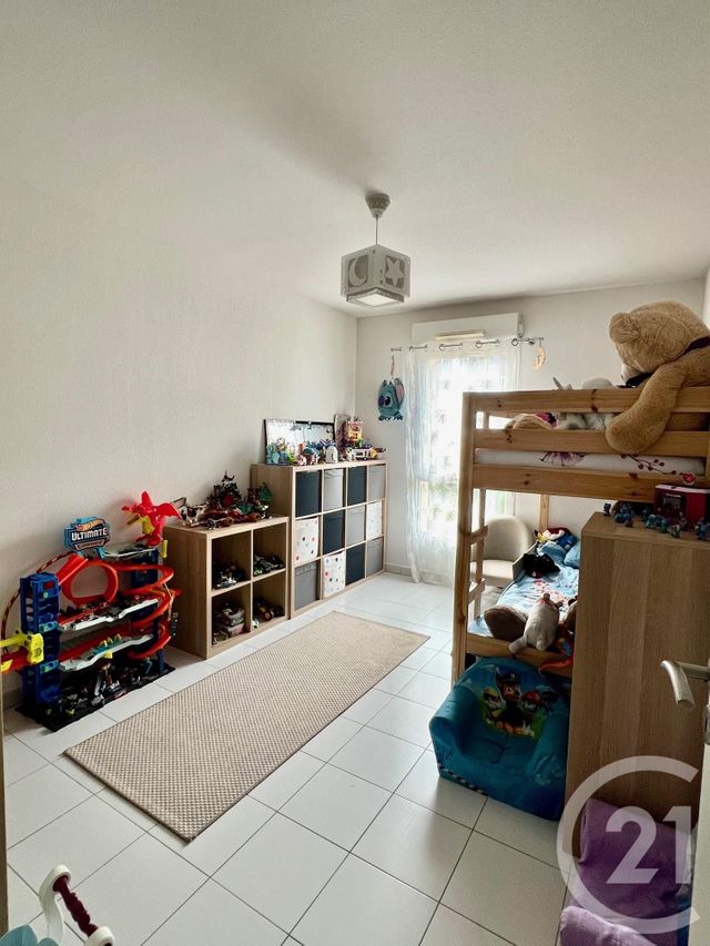 Appartement F3 à vendre - 3 pièces - 56 m2 - La Londe Les Maures - 83 - PROVENCE-ALPES-COTE-D-AZUR