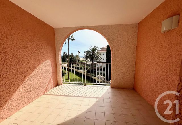 Appartement F2 bis à vendre - 2 pièces - 28,30 m2 - La Londe Les Maures - 83 - PROVENCE-ALPES-COTE-D-AZUR