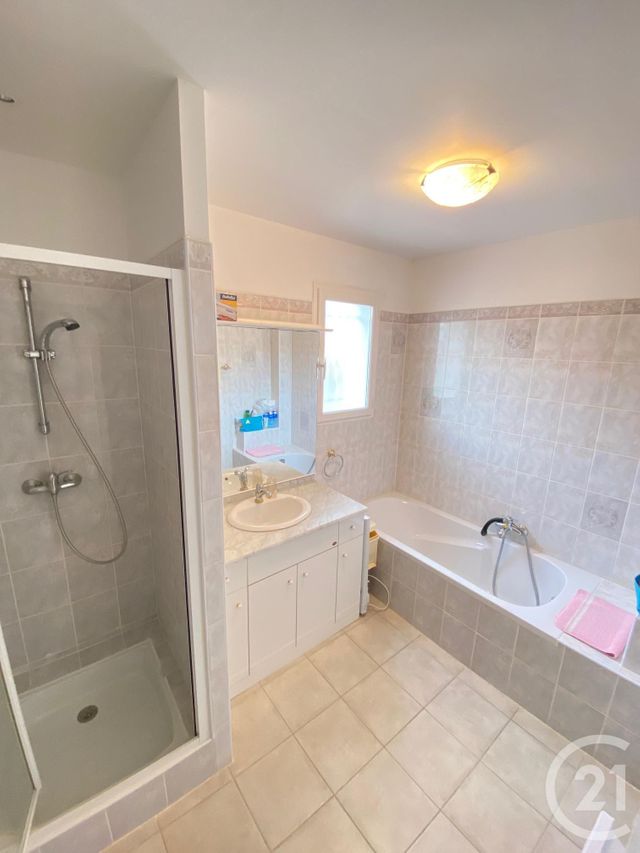 Maison à vendre - 5 pièces - 118 m2 - La Londe Les Maures - 83 - PROVENCE-ALPES-COTE-D-AZUR