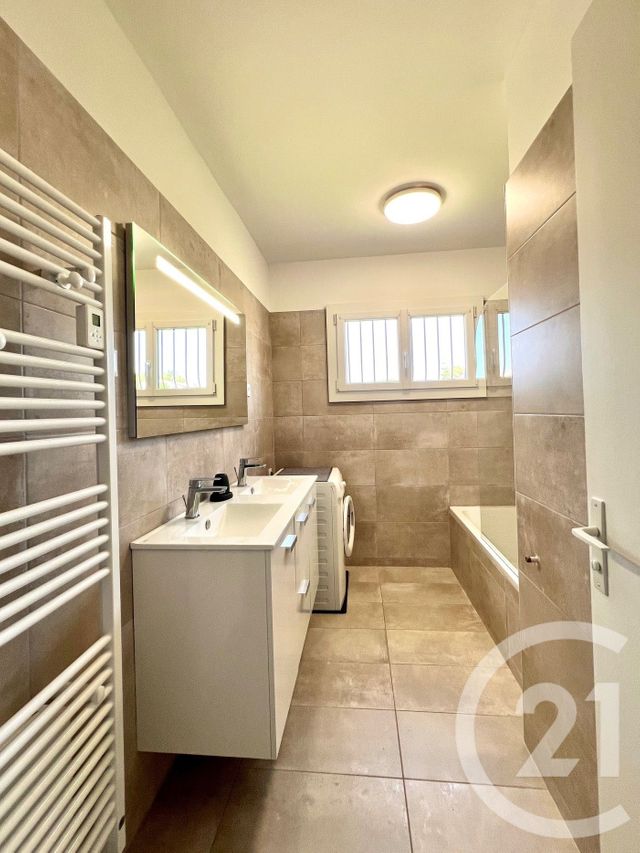 Maison &agrave; vendre - 7 pi&egrave;ces - 184 m2 - La Londe Les Maures - 83 - PROVENCE-ALPES-COTE-D-AZUR