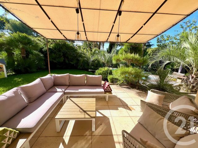 Maison &agrave; vendre - 7 pi&egrave;ces - 196 m2 - La Londe Les Maures - 83 - PROVENCE-ALPES-COTE-D-AZUR