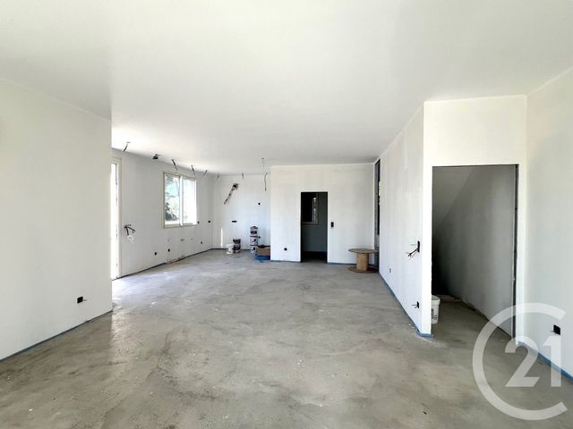 Maison &agrave; vendre - 6 pi&egrave;ces - 145 m2 - La Londe Les Maures - 83 - PROVENCE-ALPES-COTE-D-AZUR