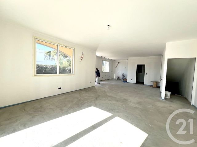 Maison &agrave; vendre - 6 pi&egrave;ces - 145 m2 - La Londe Les Maures - 83 - PROVENCE-ALPES-COTE-D-AZUR