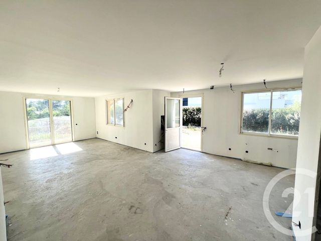 Maison &agrave; vendre - 6 pi&egrave;ces - 145 m2 - La Londe Les Maures - 83 - PROVENCE-ALPES-COTE-D-AZUR