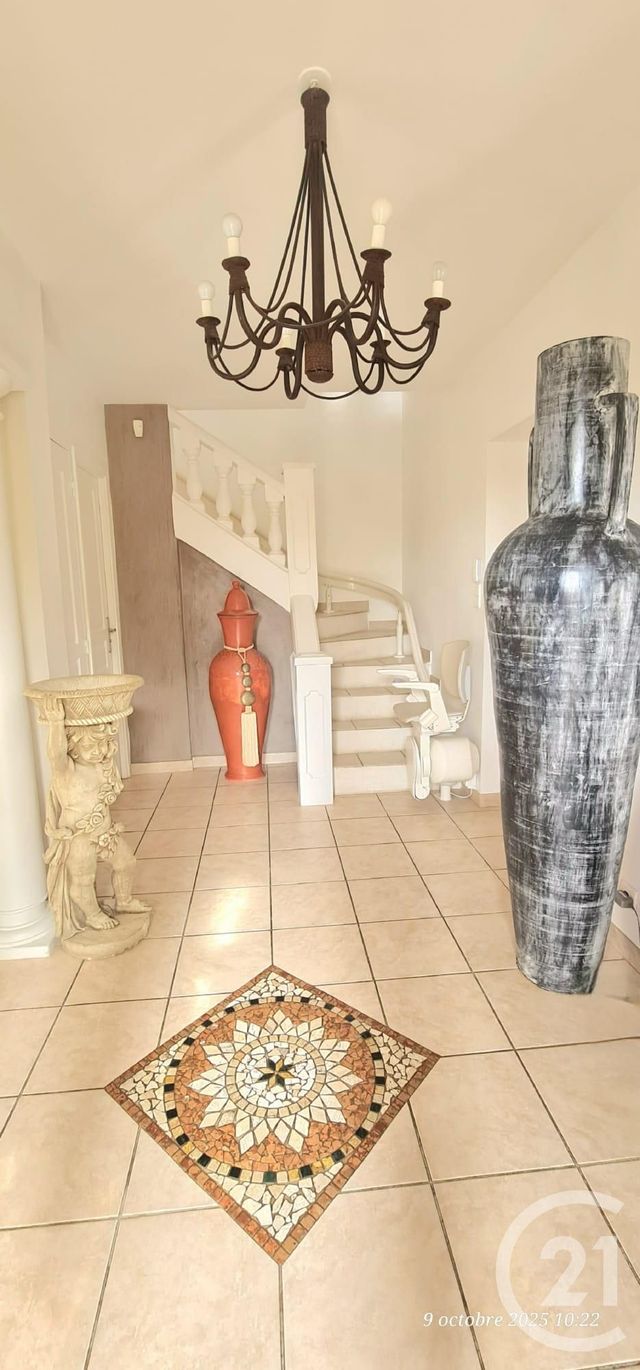 Maison &agrave; vendre - 6 pi&egrave;ces - 163 m2 - La Londe Les Maures - 83 - PROVENCE-ALPES-COTE-D-AZUR