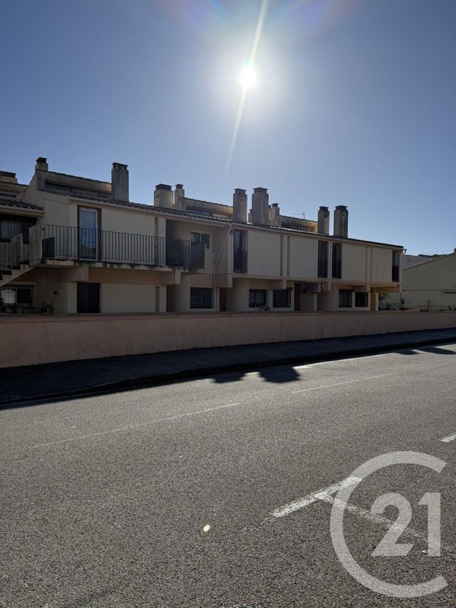Parking &agrave; vendre - 15 m2 - La Londe Les Maures - 83 - PROVENCE-ALPES-COTE-D-AZUR