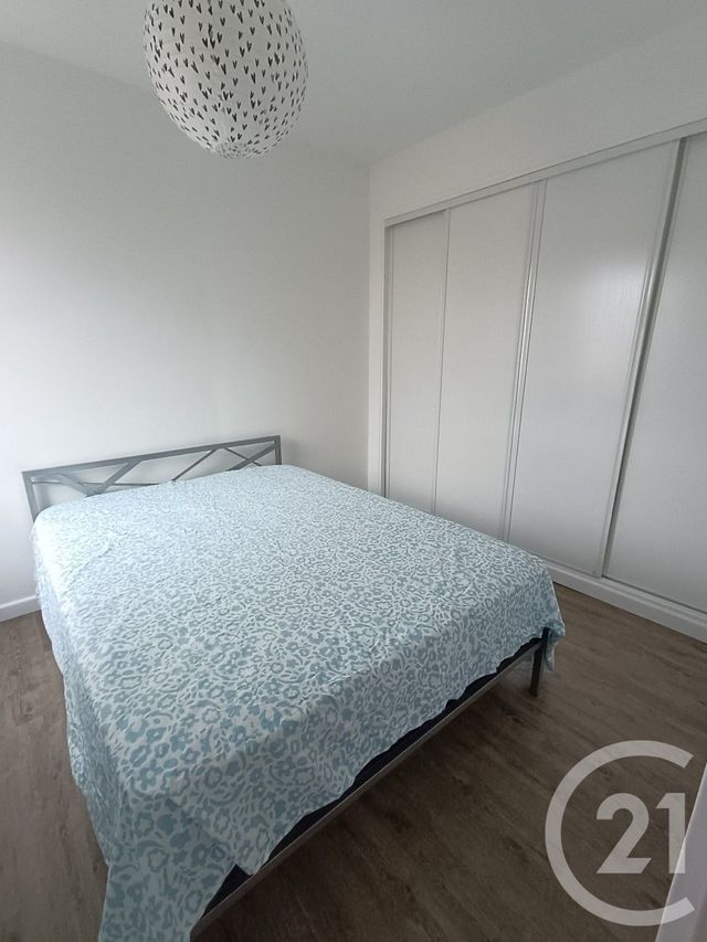 Appartement F2 &agrave; louer - 2 pi&egrave;ces - 39,23 m2 - La Londe Les Maures - 83 - PROVENCE-ALPES-COTE-D-AZUR