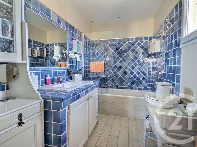 Maison &agrave; vendre - 4 pi&egrave;ces - 121,17 m2 - La Londe Les Maures - 83 - PROVENCE-ALPES-COTE-D-AZUR