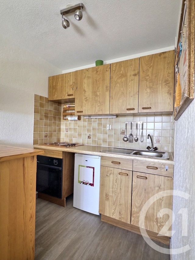 Appartement T2 &agrave; vendre - 2 pi&egrave;ces - 28,63 m2 - La Londe Les Maures - 83 - PROVENCE-ALPES-COTE-D-AZUR