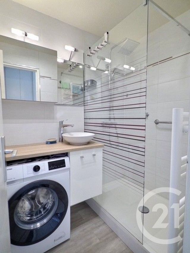 Appartement T2 &agrave; vendre - 2 pi&egrave;ces - 28,63 m2 - La Londe Les Maures - 83 - PROVENCE-ALPES-COTE-D-AZUR