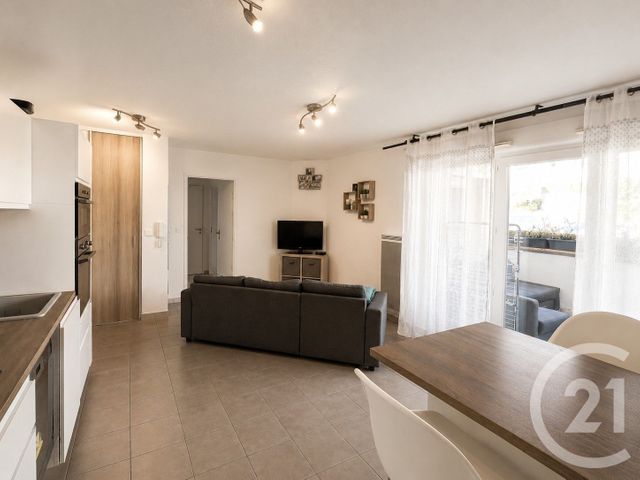 Appartement F3 &agrave; vendre - 3 pi&egrave;ces - 55,75 m2 - La Londe Les Maures - 83 - PROVENCE-ALPES-COTE-D-AZUR