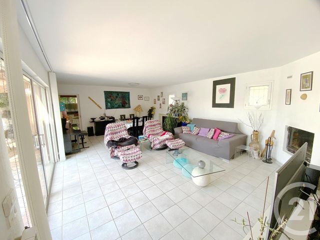 Maison &agrave; vendre - 7 pi&egrave;ces - 175 m2 - La Londe Les Maures - 83 - PROVENCE-ALPES-COTE-D-AZUR