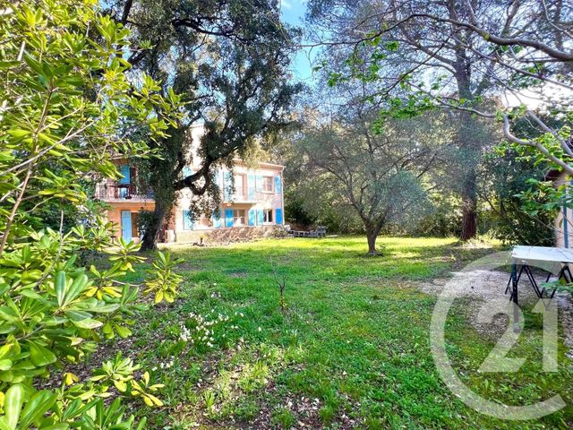 Maison &agrave; vendre - 7 pi&egrave;ces - 175 m2 - La Londe Les Maures - 83 - PROVENCE-ALPES-COTE-D-AZUR