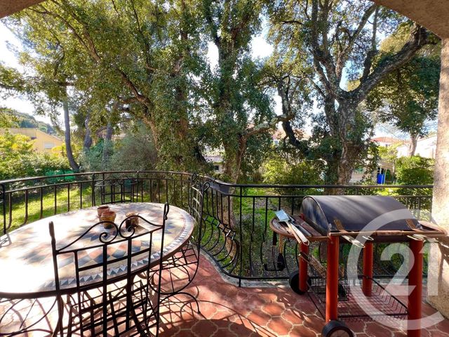 Maison &agrave; vendre - 7 pi&egrave;ces - 175 m2 - La Londe Les Maures - 83 - PROVENCE-ALPES-COTE-D-AZUR