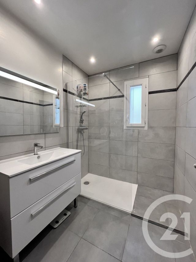 Maison &agrave; vendre - 6 pi&egrave;ces - 126 m2 - La Londe Les Maures - 83 - PROVENCE-ALPES-COTE-D-AZUR