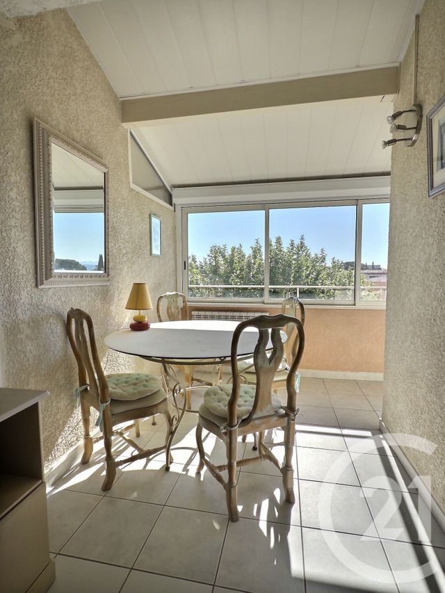 Appartement F2 &agrave; vendre - 2 pi&egrave;ces - 40 m2 - La Londe Les Maures - 83 - PROVENCE-ALPES-COTE-D-AZUR