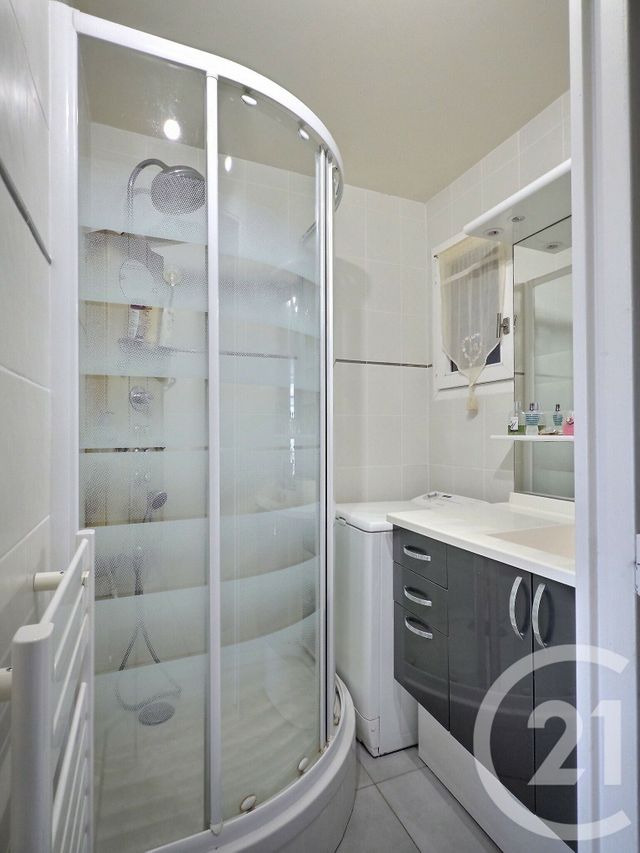 Appartement F2 &agrave; vendre - 2 pi&egrave;ces - 40 m2 - La Londe Les Maures - 83 - PROVENCE-ALPES-COTE-D-AZUR