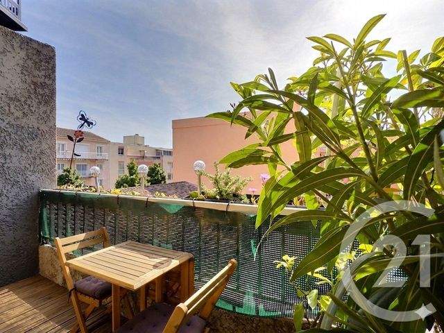 Appartement F3 &agrave; vendre - 3 pi&egrave;ces - 65,12 m2 - La Londe Les Maures - 83 - PROVENCE-ALPES-COTE-D-AZUR