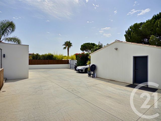 Maison &agrave; vendre - 5 pi&egrave;ces - 147,20 m2 - La Crau - 83 - PROVENCE-ALPES-COTE-D-AZUR