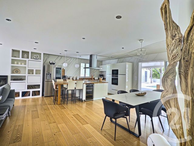 Maison &agrave; vendre - 5 pi&egrave;ces - 147,20 m2 - La Crau - 83 - PROVENCE-ALPES-COTE-D-AZUR