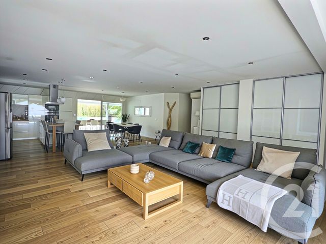 Maison &agrave; vendre - 5 pi&egrave;ces - 147,20 m2 - La Crau - 83 - PROVENCE-ALPES-COTE-D-AZUR
