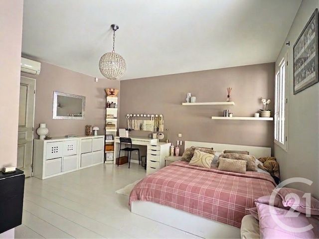 Maison &agrave; vendre - 5 pi&egrave;ces - 147,20 m2 - La Crau - 83 - PROVENCE-ALPES-COTE-D-AZUR