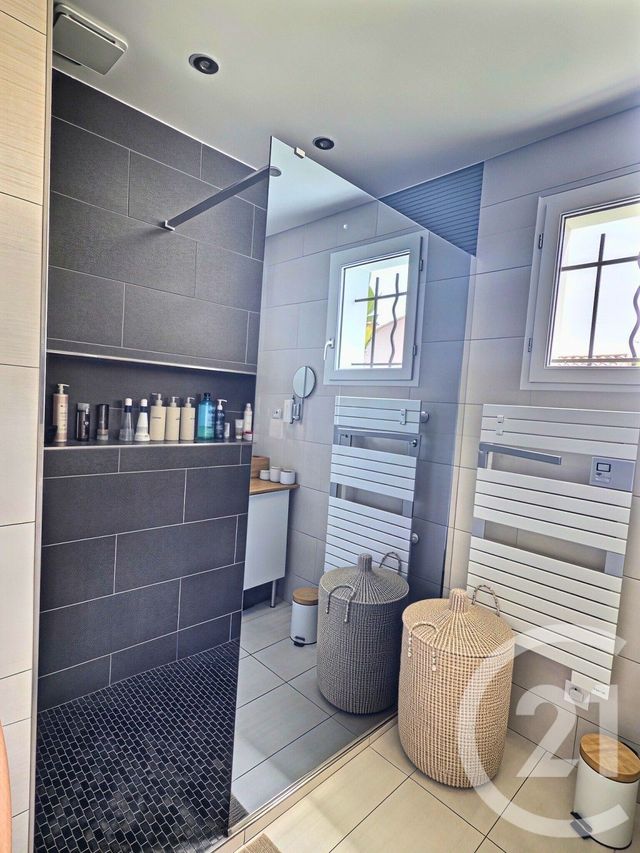 Maison &agrave; vendre - 5 pi&egrave;ces - 147,20 m2 - La Crau - 83 - PROVENCE-ALPES-COTE-D-AZUR