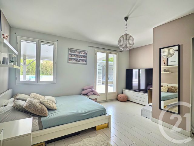 Maison &agrave; vendre - 5 pi&egrave;ces - 147,20 m2 - La Crau - 83 - PROVENCE-ALPES-COTE-D-AZUR